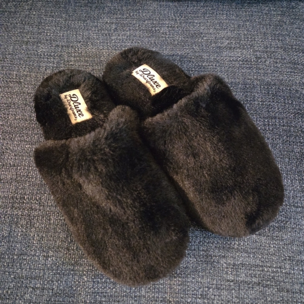 Deluxe Black Faux Fur Slippers